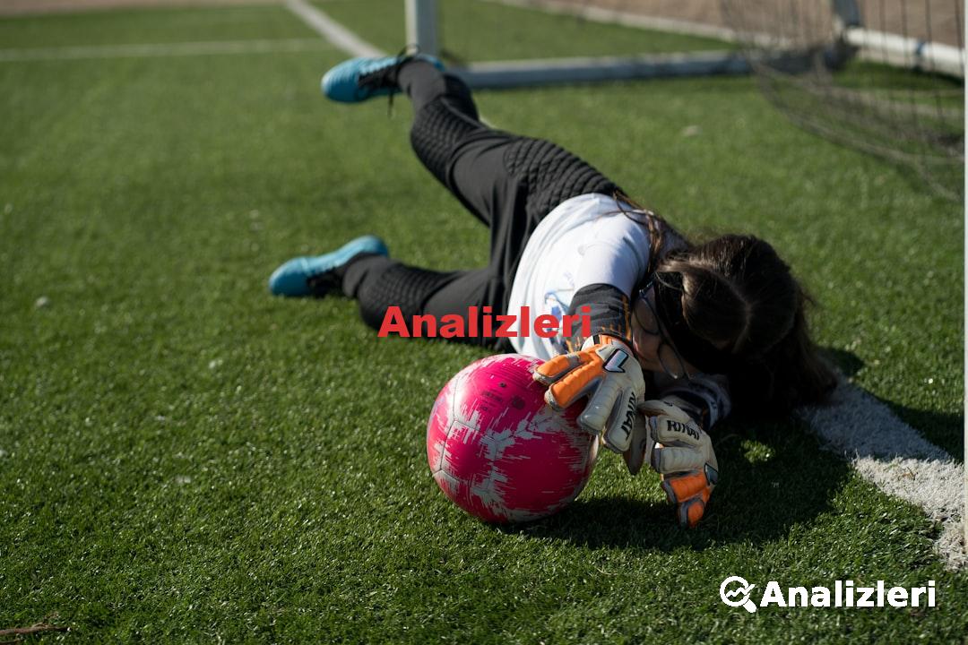 Futbol Dünyasının Perde Arkası: Oyuncuların Bilinmeyen Ritüelleri ile ilgili görsel 2